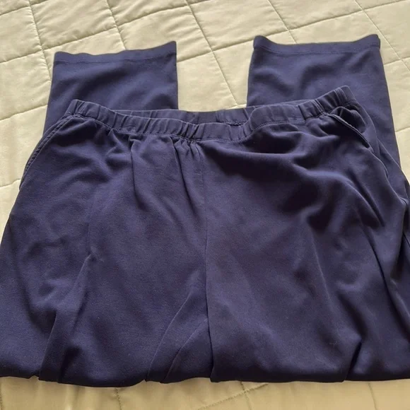 Women’s pull on knit pants in Navy. - Picture 1 of 4